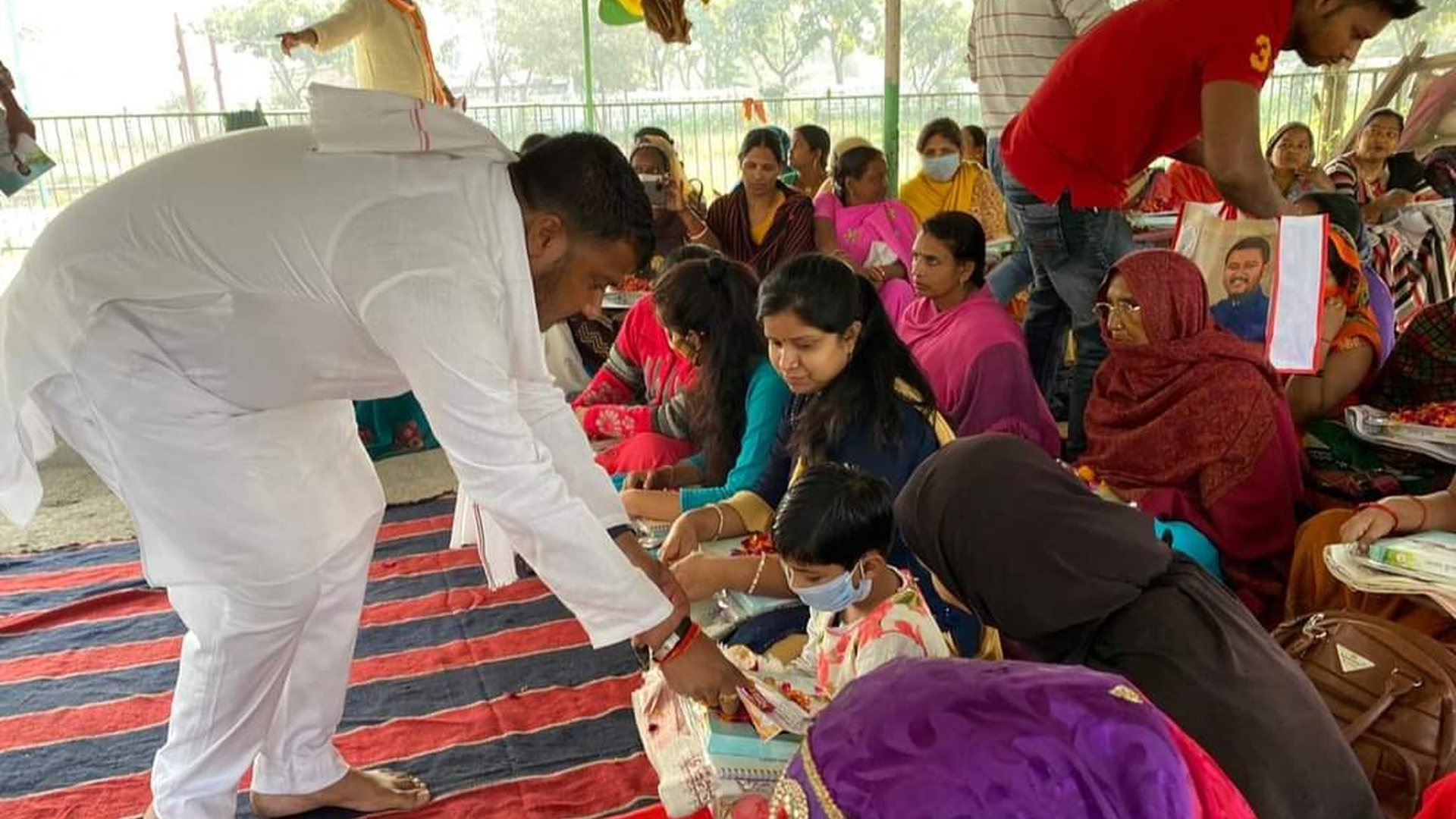 Women receiving support material